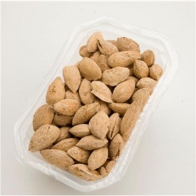 Almendra con Cascara